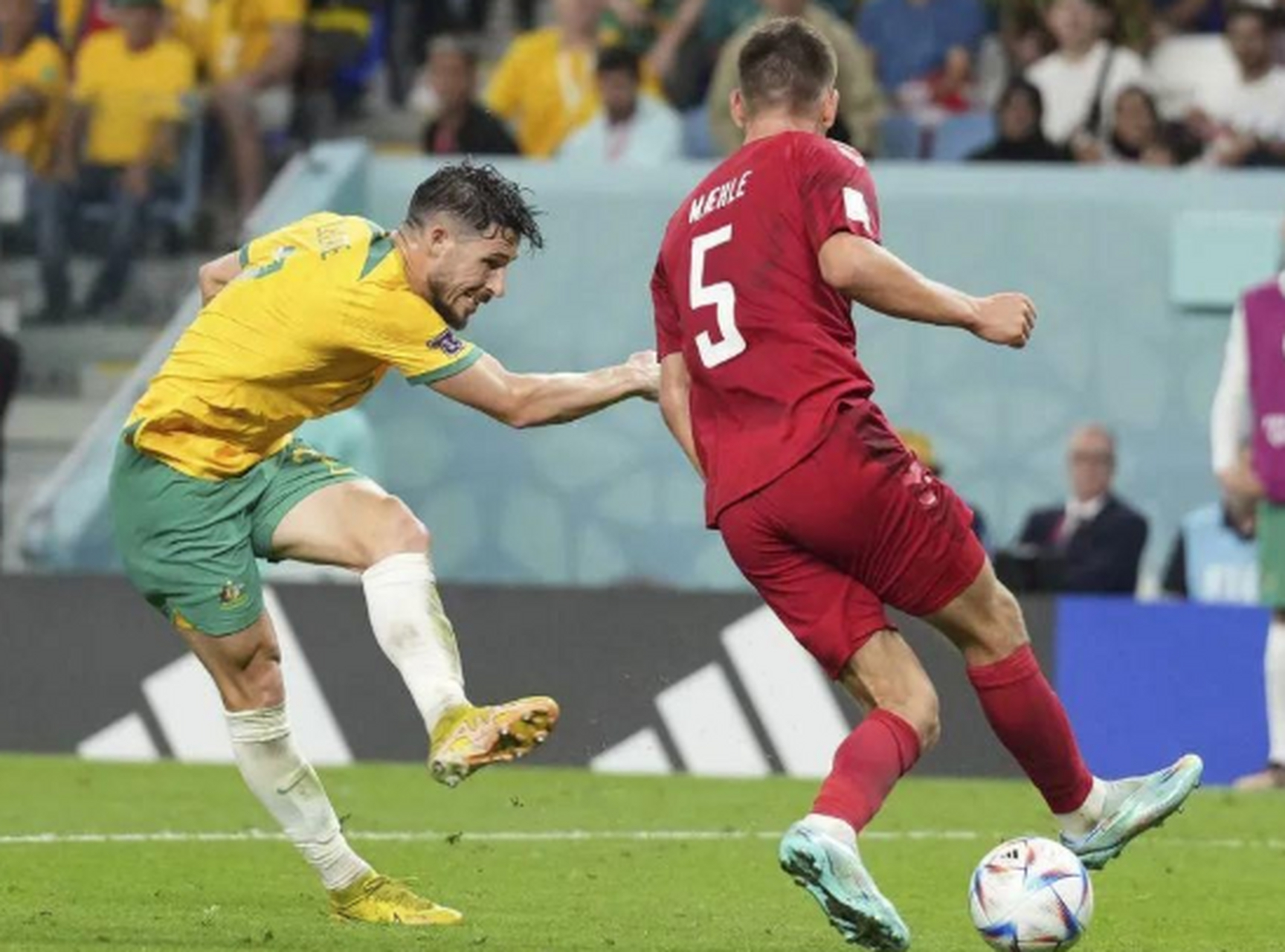 韩国队完胜波兰队，奥恰洛夫统治全场