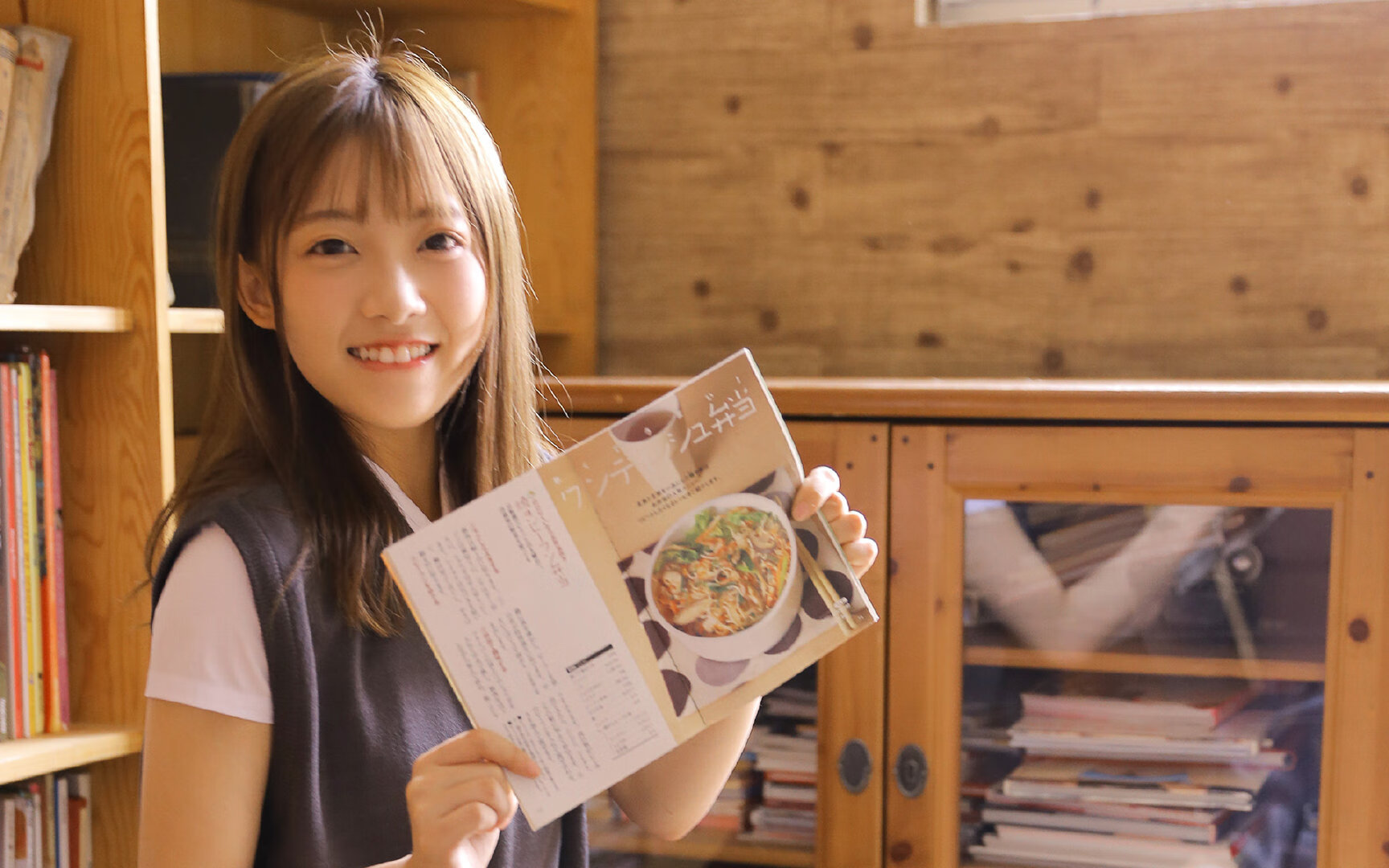 谁将驰骋,谁将征服?两条赛道上的生死时速