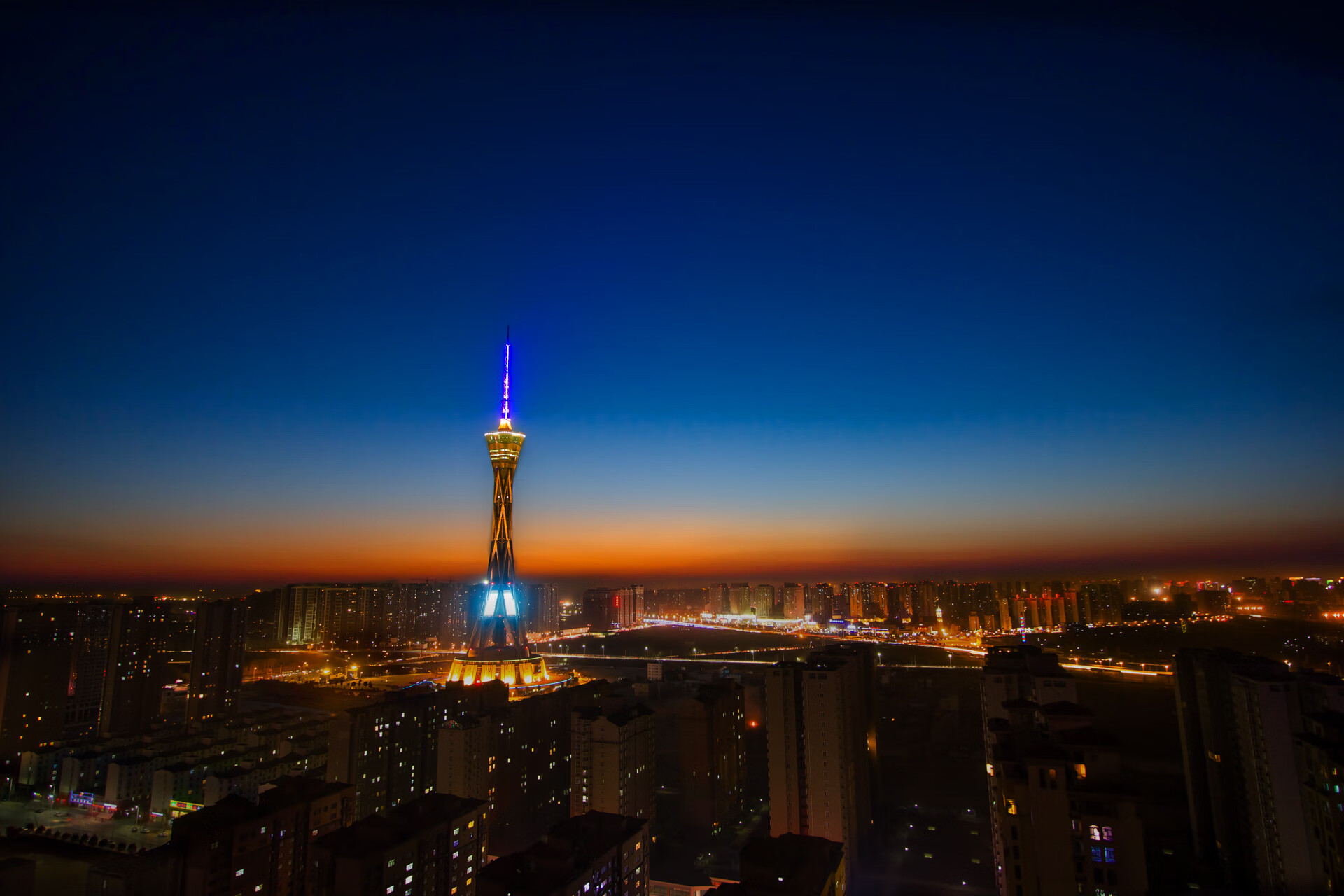 摧枯拉朽！广厦队一波流击溃黄蜂，东契奇斩获关键先生称号