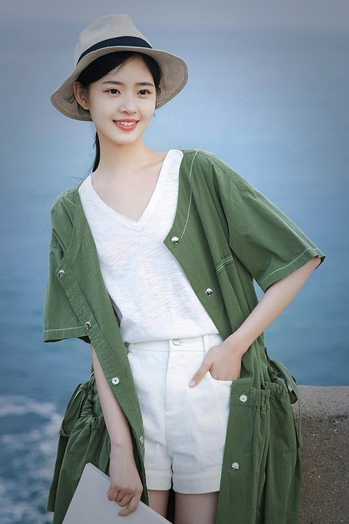 E组关键战，瑞士碾压罗马尼亚，阿方索·戴维斯率队演绎默契风暴